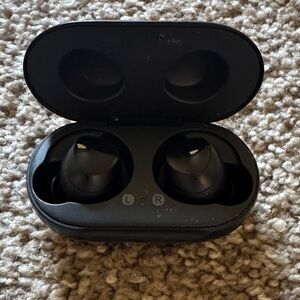 Samsung Black Wireless Earbuds with Charging Case
